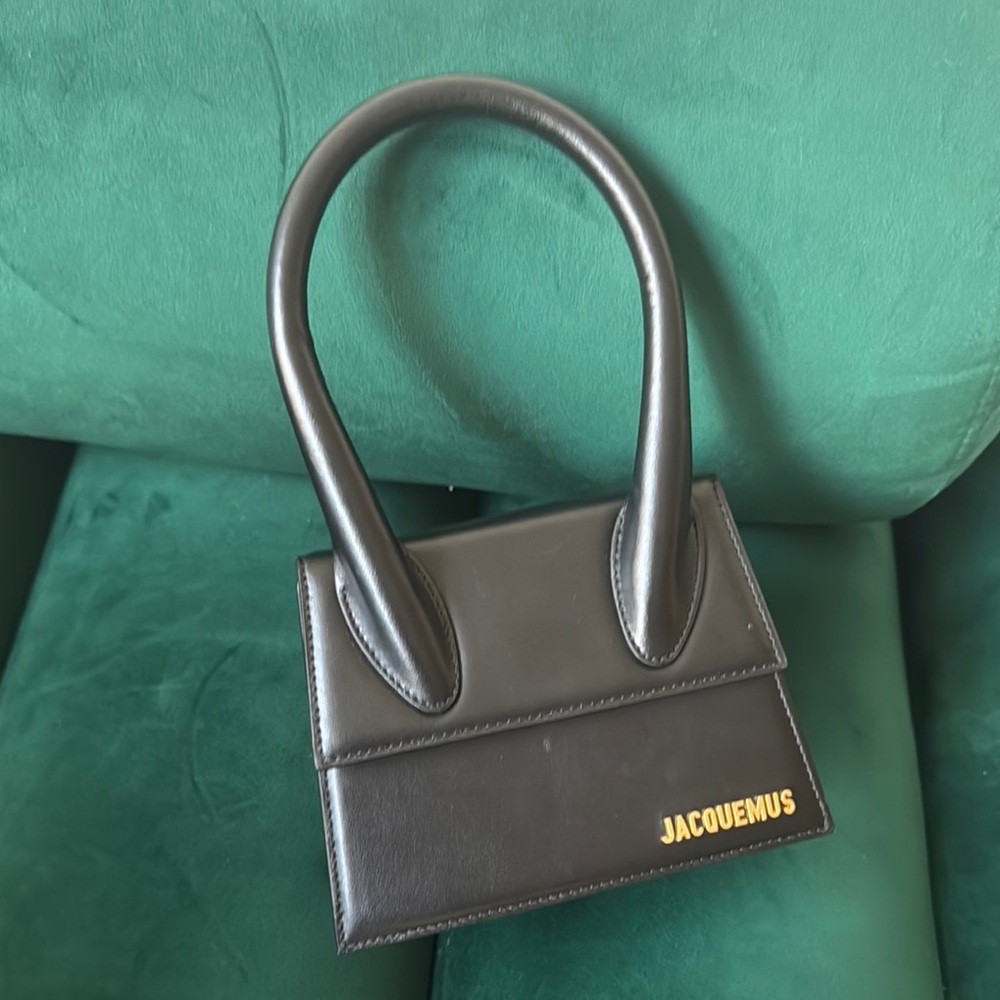 Jacquemus Le Chiquito Moyen